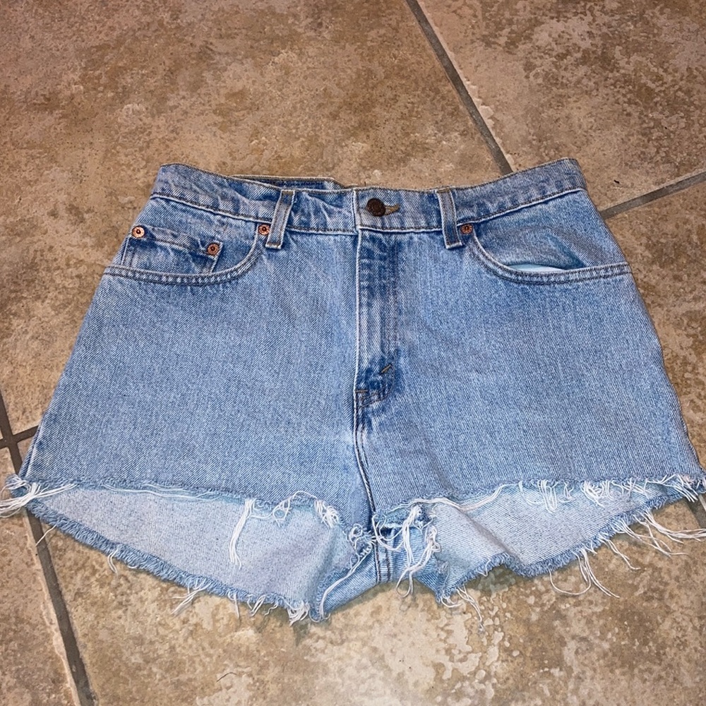 Levi’s 550 Cut off Shorts Size 28